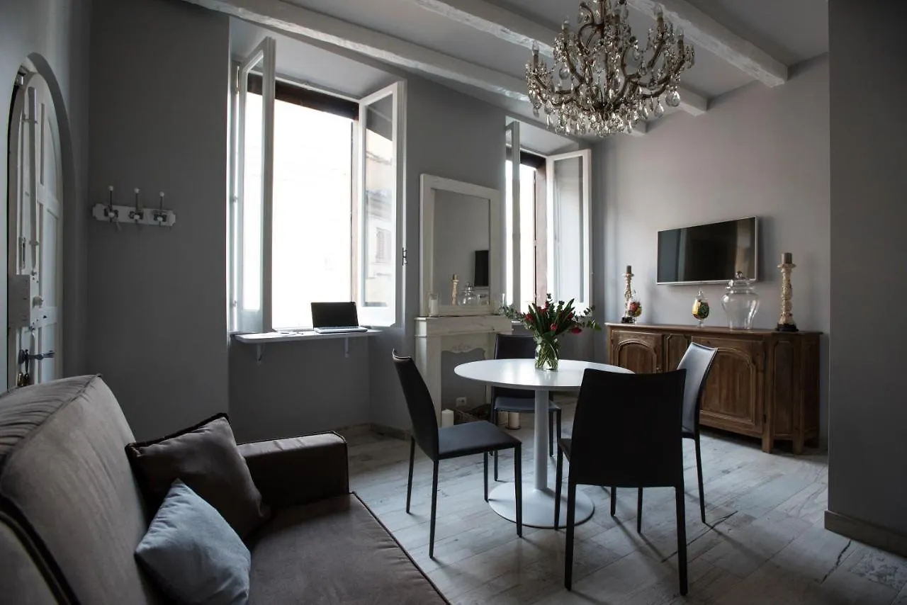 Trevi Luxury Maison Rome Italy