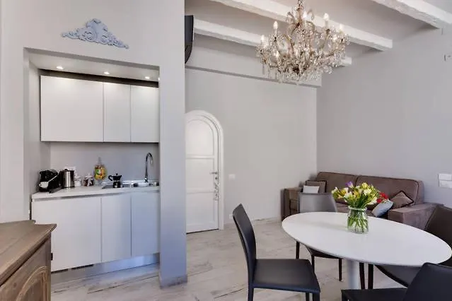 Apartment Trevi Luxury Maison Rome Italy